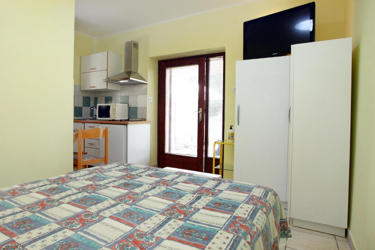 Dino Studio And Room Apartments Portorož Exterior foto